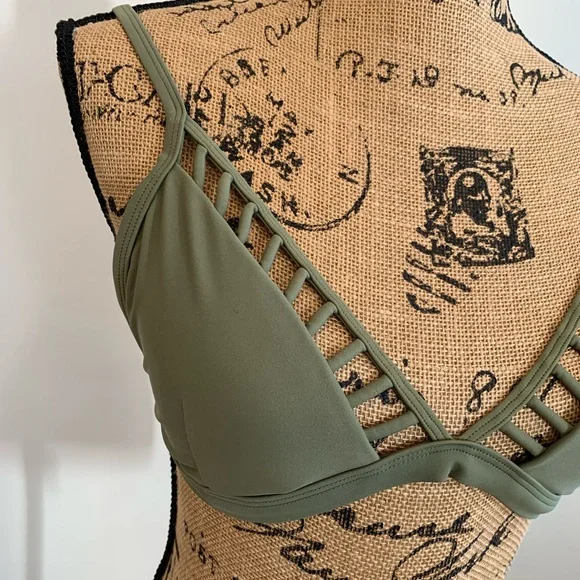 Hollister bikini top in olive size medium - Picture 2 of 7